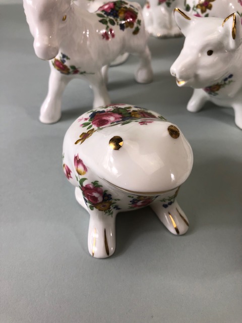 Collectable china figures of various animals each one decorated with flowers 14 in total - Image 2 of 15