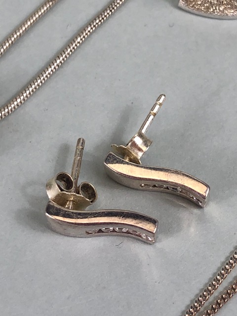Silver jewellery, collection of modern 925 and hallmarked silver jewellery to include earrings, - Image 18 of 21