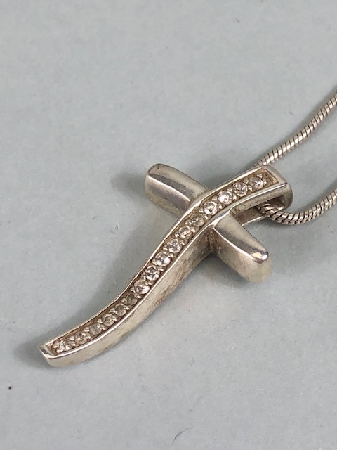 Silver jewellery, collection of modern 925 and hallmarked silver jewellery to include earrings, - Image 17 of 21