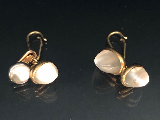 Pair of 14ct Gold set cufflinks set with pyramid cabochon white star sapphires with a pair of - Image 2 of 5