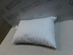 1 HOTEL GRAND DOUBLE TOP GOOSE FEATHER & GOOSE DOWN PILLOW RRP Â£24.99