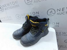 1 PAIR OF MENS DEWALT RENTON WORK BOOTS UK SIZE 10 RRP Â£49