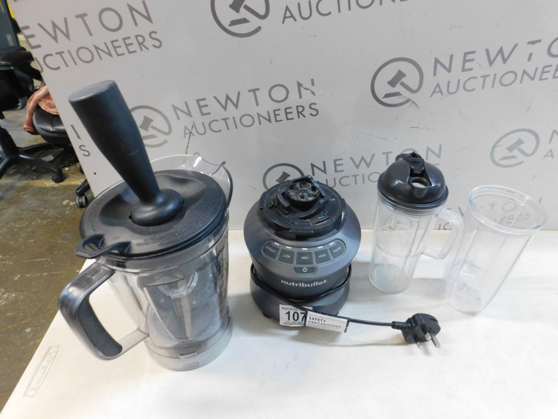 1 NUTRIBULLET 1200W BLENDER COMBO NBC-12A RRP Â£199