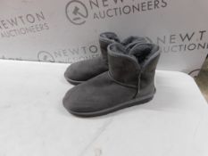 1 KIRKLAND SIGNATURE LADIES SHEARLING BOOT IN GREY RRP Â£34.99 (LIKE NEW)