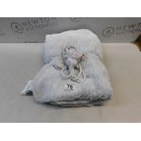 1 BROOKSTONE HEATED THROW 127 X 152 CM RRP Â£39.99