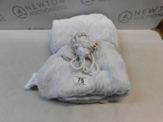 1 BROOKSTONE HEATED THROW 127 X 152 CM RRP Â£39.99