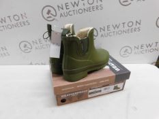 1 BRAND NEW BOXED PAIR OF WEATHERPROOF LADIES FOOTWEAR IN OLIVE GREEN UK SIZE 7 RRP Â£49