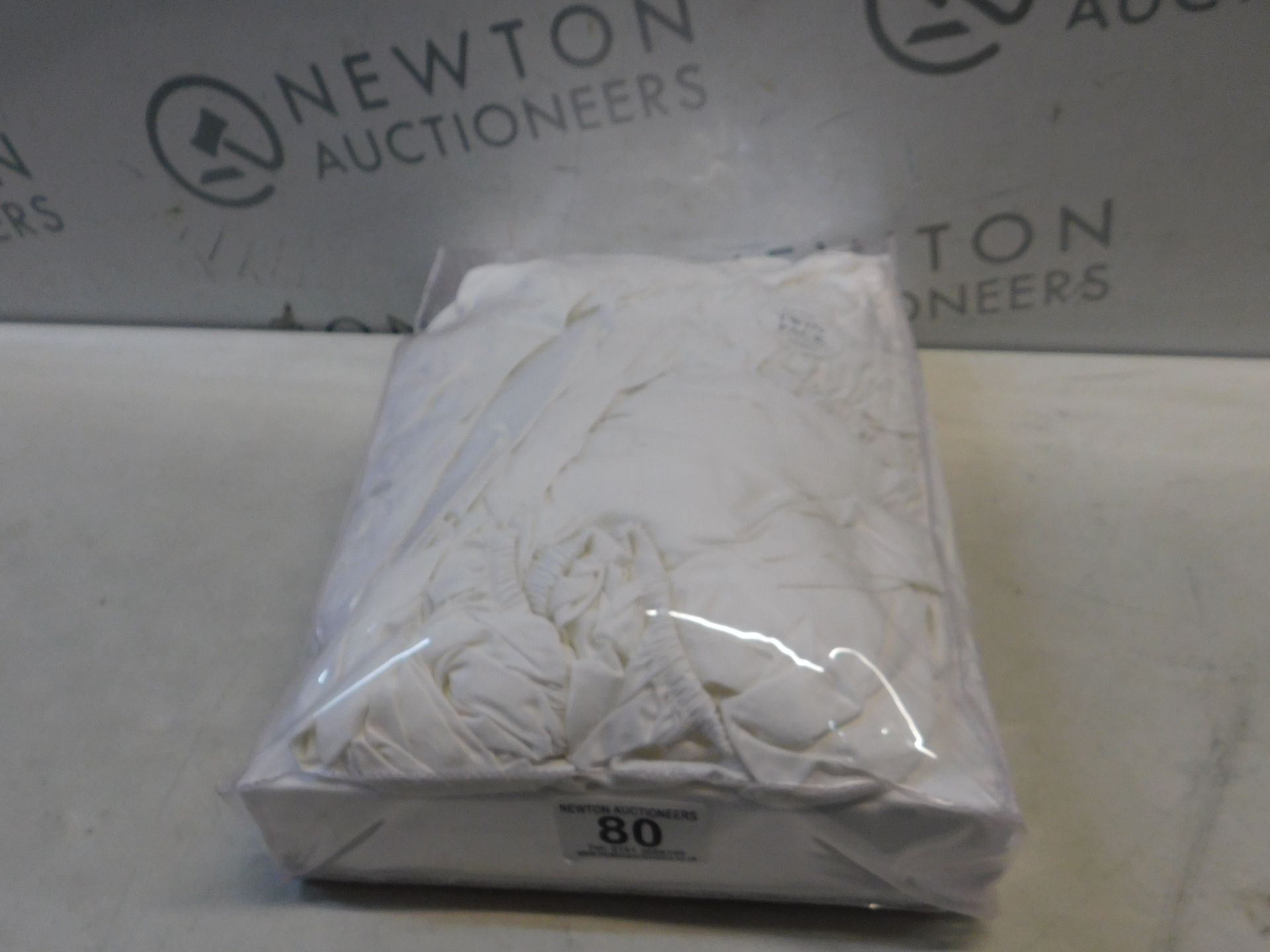 1 PACKED SANDERSON 300TC FITTED SHEET IN SUPERKING SIZE RRP Â£19