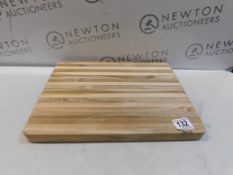 1 LARGE WOODEN CUTTING BOARD RRP Â£19