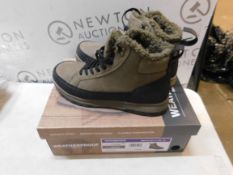 1 BOXED PAIR OF WEATHERPROOF MEN'S SNEAKER BOOT IN BROWN UK SIZE 9 RRP Â£49