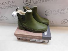 1 BRAND NEW BOXED PAIR OF WEATHERPROOF LADIES FOOTWEAR IN OLIVE GREEN UK SIZE 7 RRP Â£49