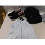 1 LOT OF ASSORTED ITEMS INCLUDING UNDER ARMOUR CLOTHES 2 RIGHT SHOE TRAINERS ETC.. RRP Â£49.99