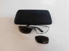 1 PAIR OF BALENCIAGA SUNGLASESS MODEL BB0094S RRP Â£199 (FRAME IS DAMAGED)