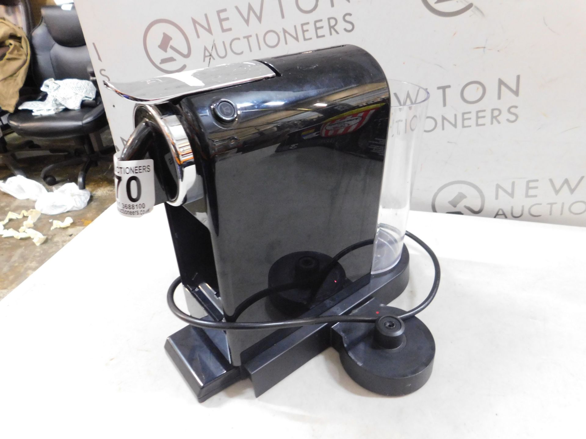 1 NESPRESSO CITIZ & MILK 11317 COFFEE MACHINE BY MAGIMIX RRP Â£249 (MISSING PARTS)