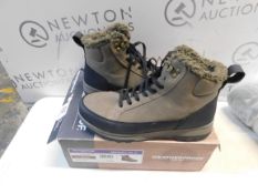 1 BOXED WEATHERPROOF MENS BOOTS SIZE 9 RRP Â£49.99