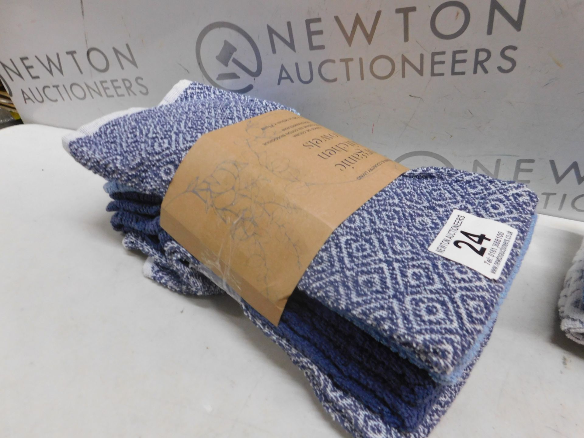 1 PACK OF 6 TOWN AND COUNTRY KITHCHEN TOWELS RRP Â£29.99