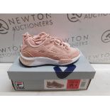 1 BOXED PAIR OF LADIES FILA SETONA VIZ TRAINERS UK SIZE 4 RRP Â£49