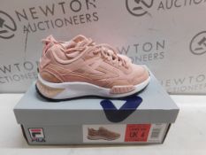 1 BOXED PAIR OF LADIES FILA SETONA VIZ TRAINERS UK SIZE 4 RRP Â£49