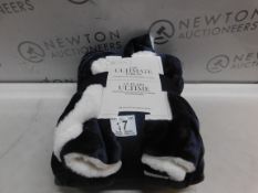 1 PACKED LIFE COMFORT FAUX FUR ULTIMATE THROW 152 X 177 CM RRP Â£22.99