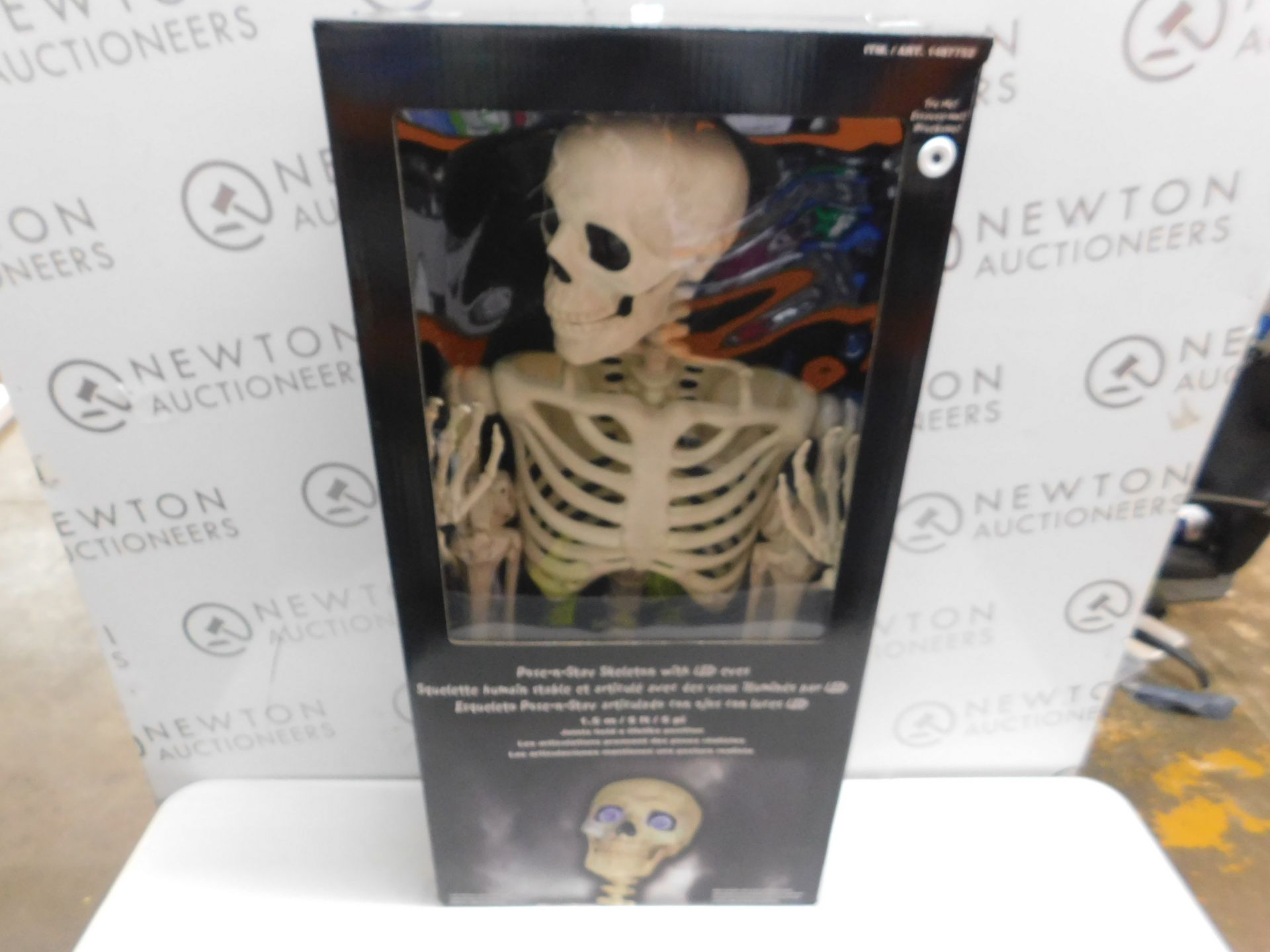 1 BOXED HALLOWEEN 5FT (1.5M) SKELETON WITH LED EYES & SOUNDS RRP Â£59