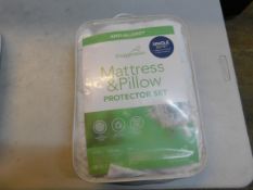 1 PACK OF SUNGGLEDOWN MATTRESS PROTECTOR SIZE SINGLE RRP Â£29.99