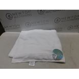 1 LARGE CHARISMA LUXURY BATH SHEET RRP Â£29.99