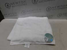 1 LARGE CHARISMA LUXURY BATH SHEET RRP Â£29.99