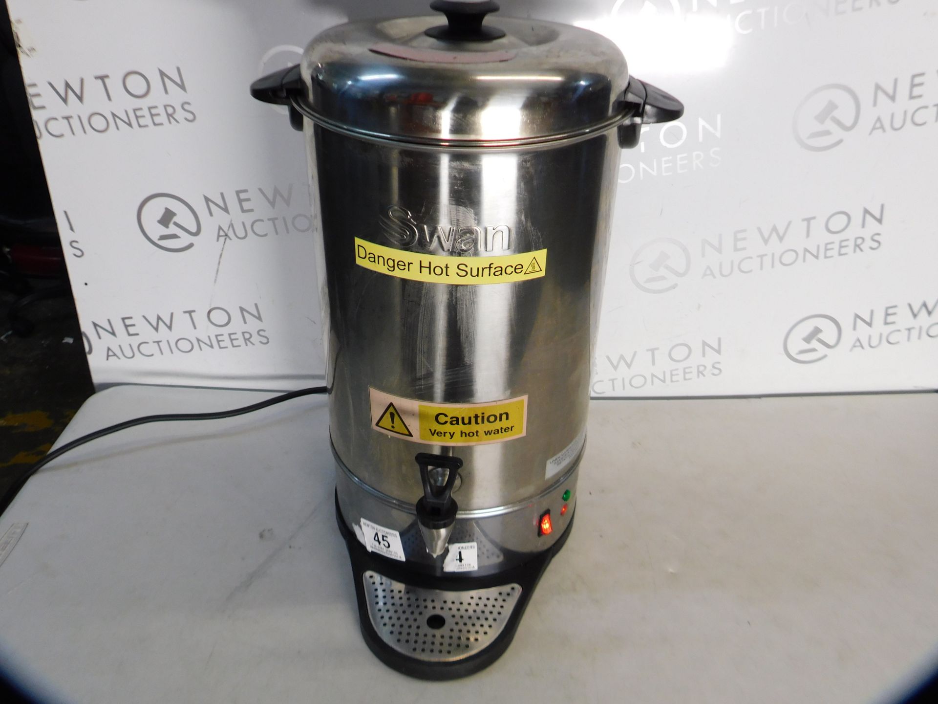 1 SWAN WATER BOILER CATTERRING URN RRP Â£119.99