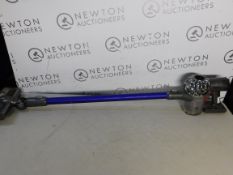 1 DYSON V6 CORDLESS HANDEHELD VACUUM CLEANER RRP Â£299 (POWERS ON WORKING, NO CHARGER)