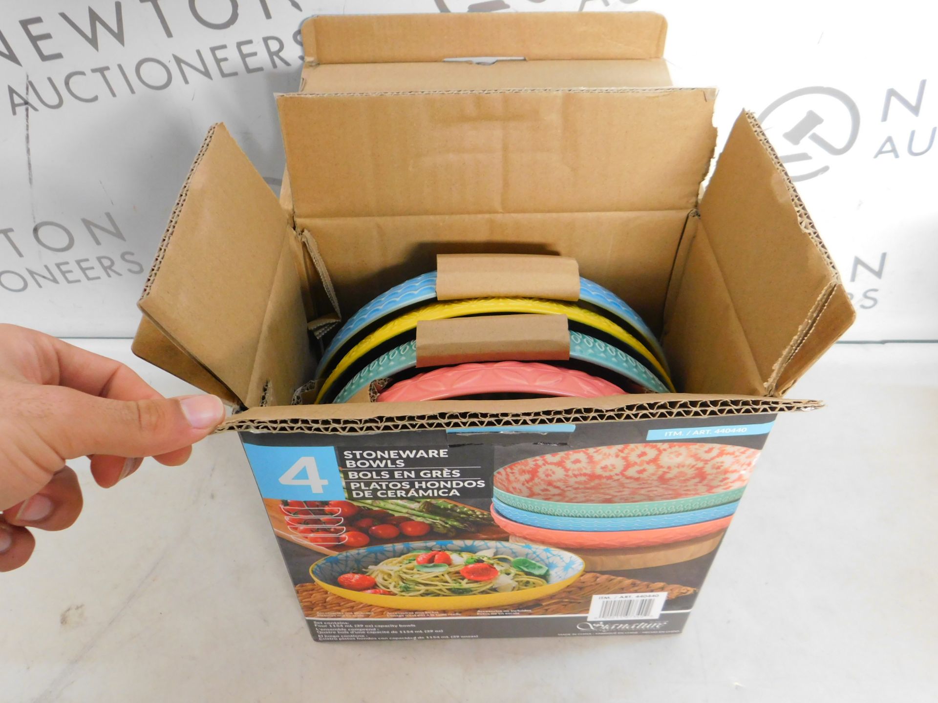 1 BOXED SIGNATURE HOUSEWARES STONEWARE SERVING BOWLS RRP Â£19