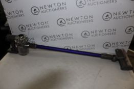 1 DYSON V6 CORDLESS HANDEHELD VACUUM CLEANER RRP Â£299 (POWERS ON WORKING, NO CHARGER)