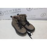 1 PAIR OF WEATHERPROOF BOOTS UK SIZE 8 RRP Â£39