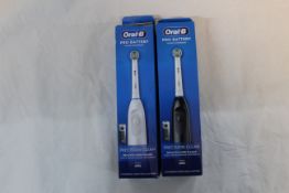 2 BOXED ORAL-B BATTERY OPERATED TOTHBRUSHES RRP Â£29.99