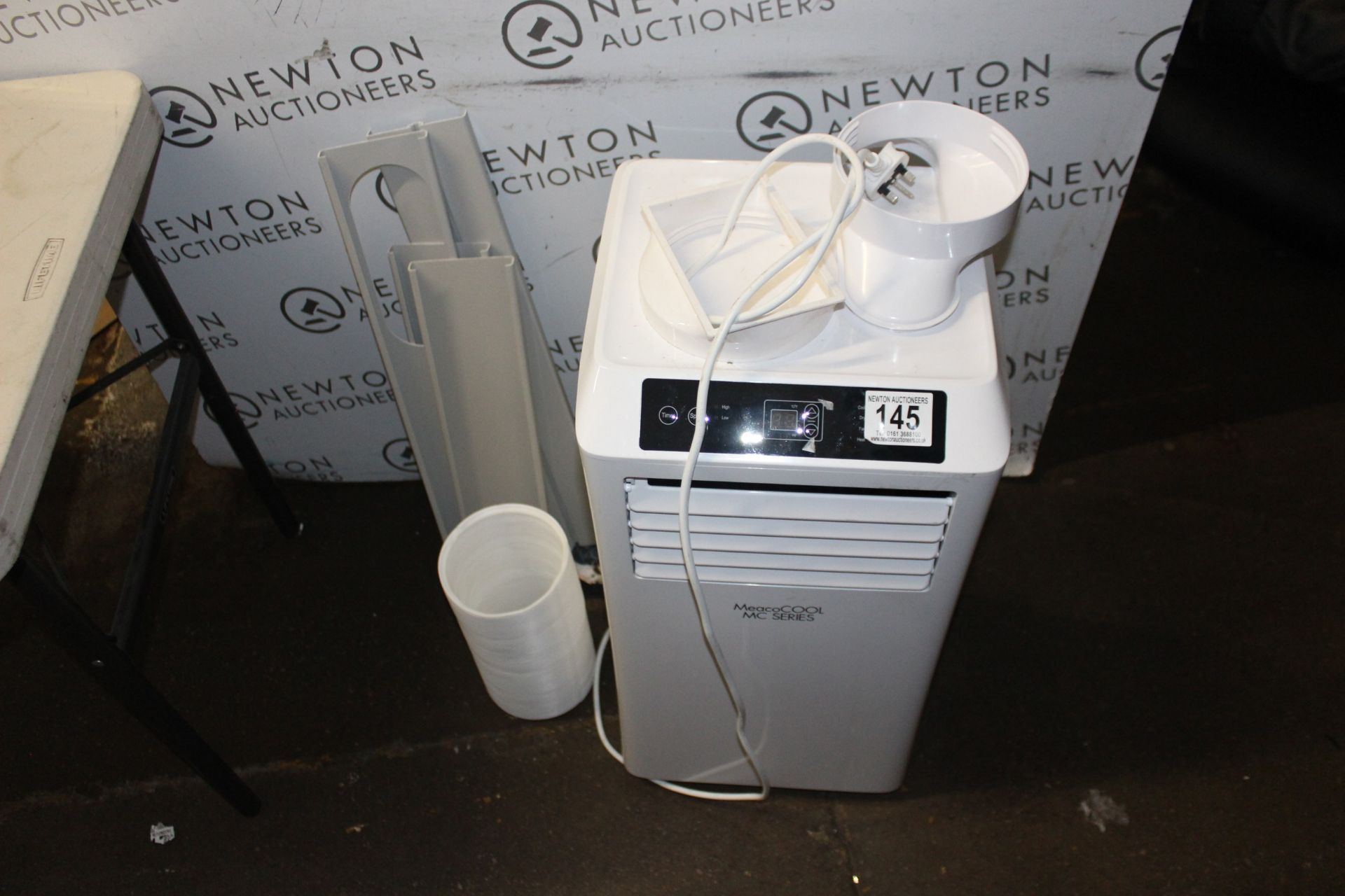 1 MEACO PORTABLE AIR CONDITIONER & HEATER RRP Â£349.99