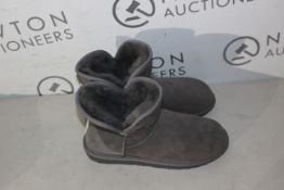 1 KIRKLAND SIGNATURE LADIES SHEARLING BOOT IN GREY RRP Â£34.99 (LIKE NEW)