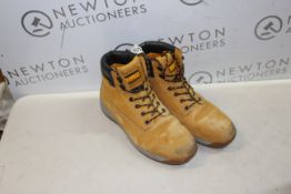 1 PAIR OF DEWALT WORK BOOTS UK SIZE 12 RRP Â£39