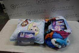 1 PACKED FROZEN CHARACTER THROW AND PILLOW RRP Â£34.99