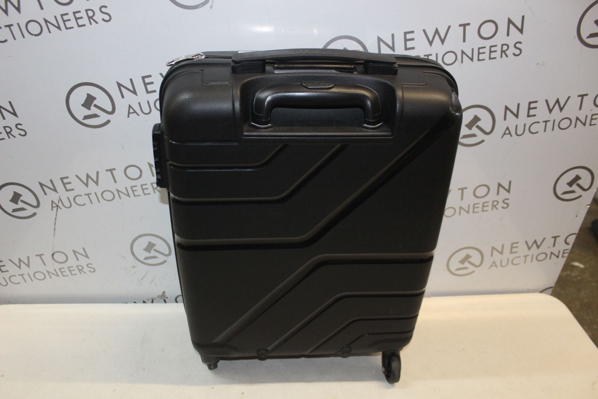 1 AMERICAN TOURISTER CARRY ON HARDSIDE CASE RRP Â£59