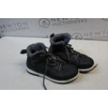 1 PAIR OF WEATHERPROOF BOOTS UK SIZE 10 RRP Â£39