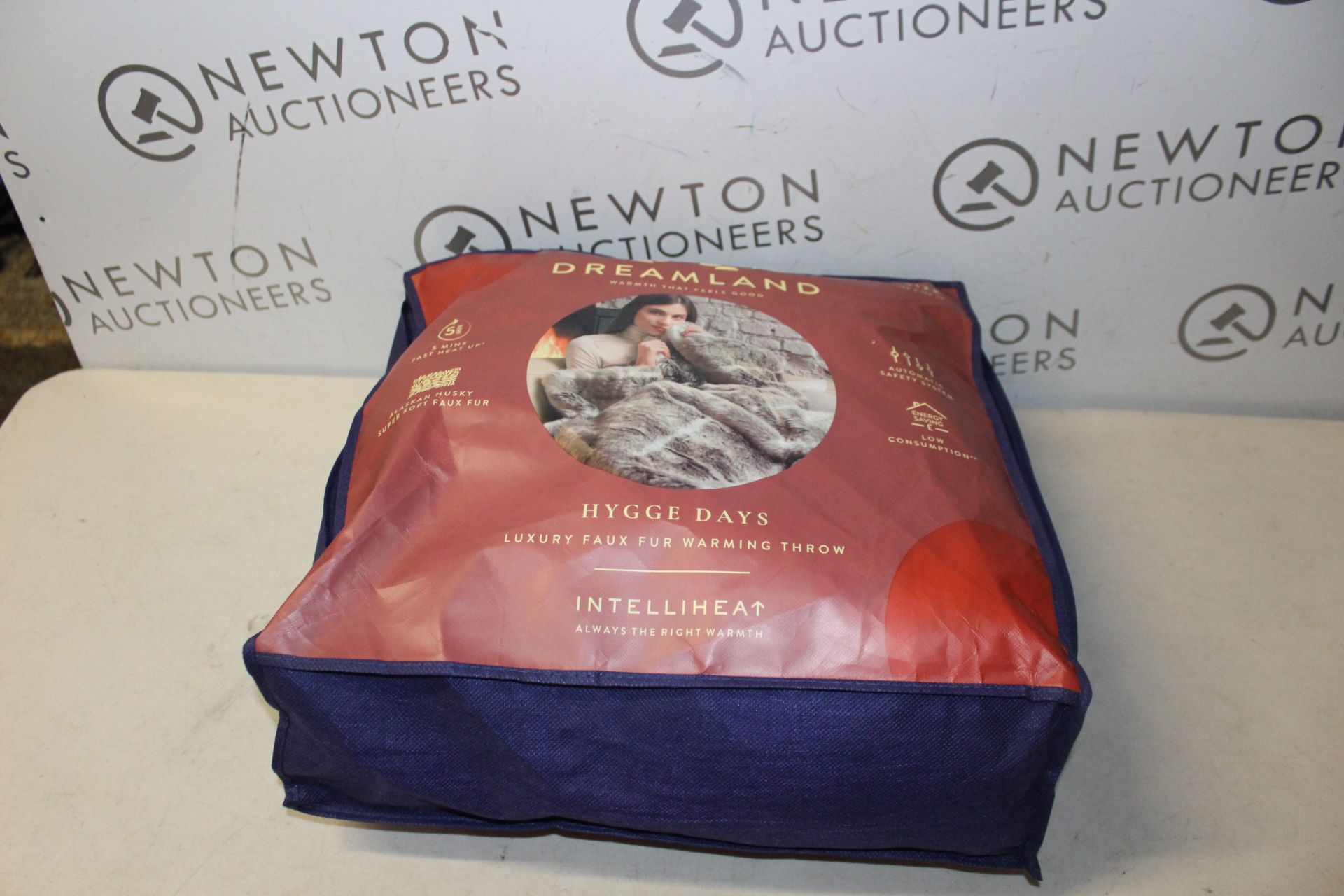 1 BAGGED DREAMLAND RELAXWELL DELUXE HEATED THROW RRP Â£89.99