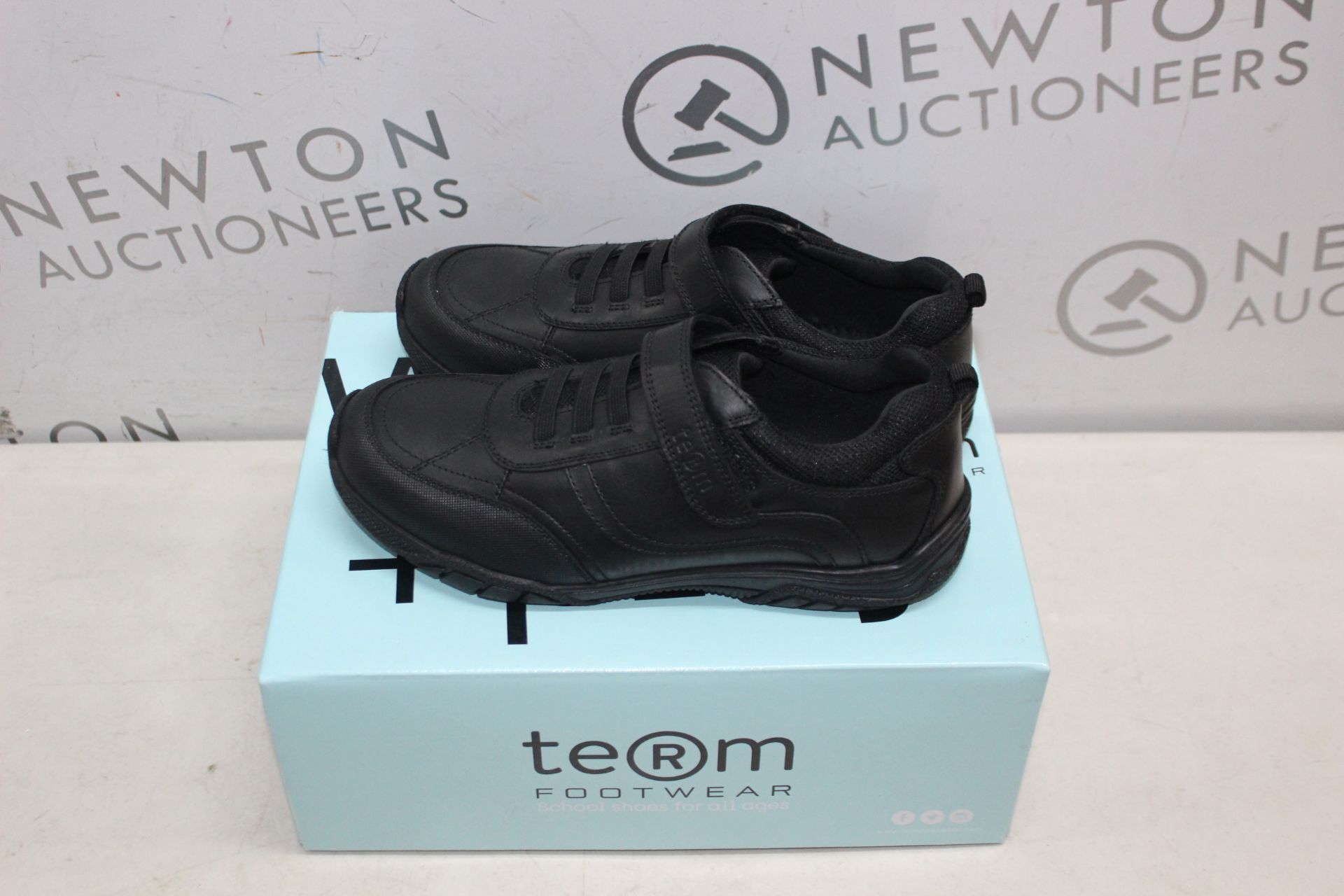 1 BOXED PAIR OF TERM KIDS MAXX LEATHER SHOES UK SIZE 5 RRP Â£49