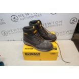 1 BOXED DEWALT MASON STELL TOE BOOTS SIZE 8 RRP Â£59.99