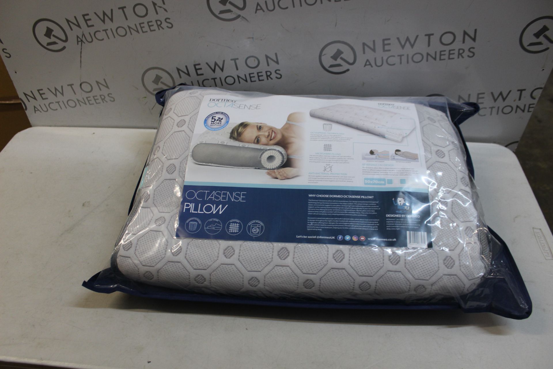 1 BAGGED DORMEO OCTASENSE PILLOW RRP Â£44.99