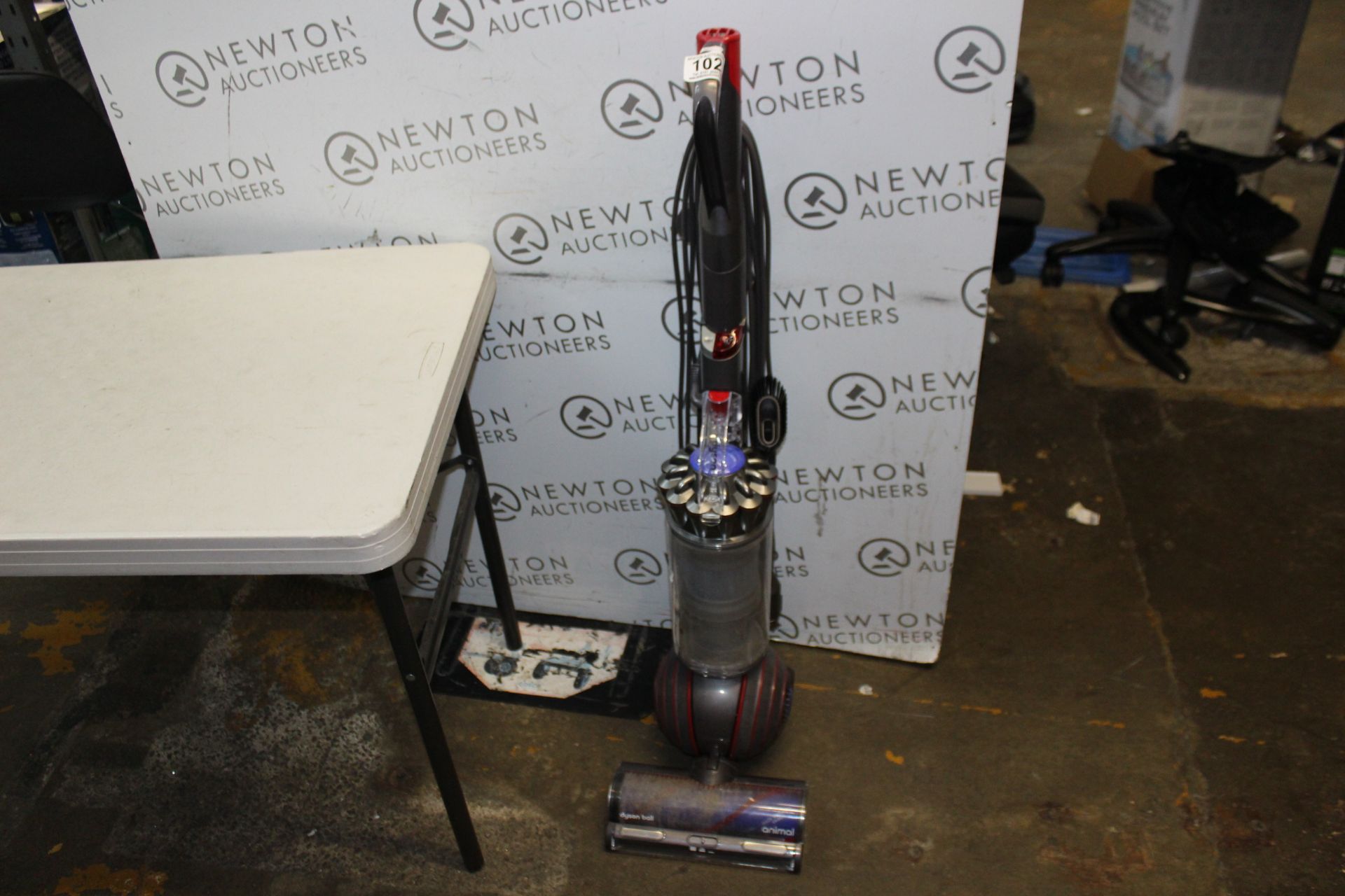 1 DYSON BALL ANIMAL CORDED BAGLESS UPRIGHT VACUUM CLEANER RRP Â£299