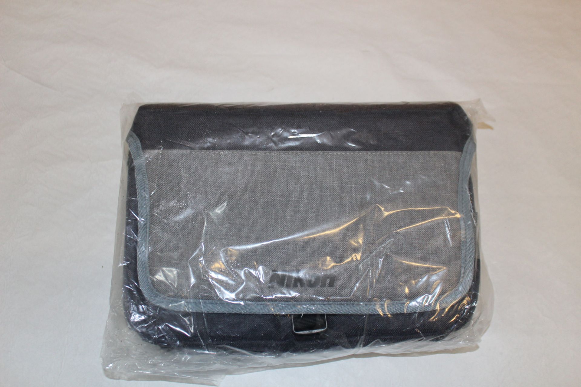 1 BRAND NEW NIKON CARRYING CASE FOR DSLR CAMERA RRP Â£29.99