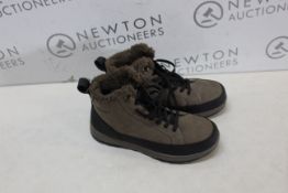 1 PAIR OF WEATHERPROOF BOOTS UK SIZE 12 RRP Â£39