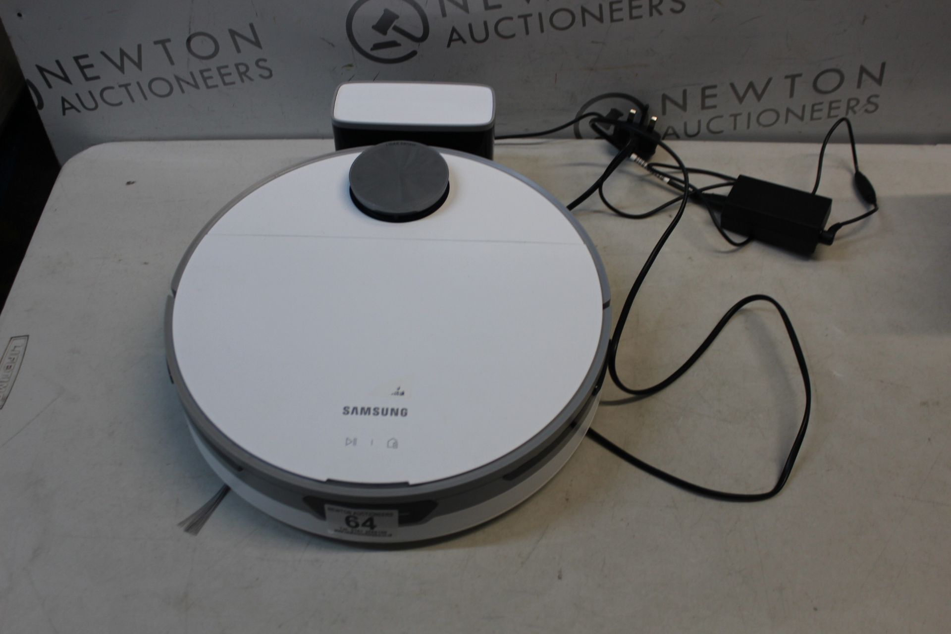 1 SAMSUNG JET BOT ROBOTIC VACUUM CLEANER, VR30T80313W/EU RRP Â£369.99