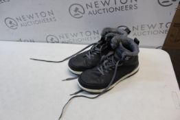 1 PAIR OF WEATHERPROOF BOOTS UK SIZE 10 RRP Â£39