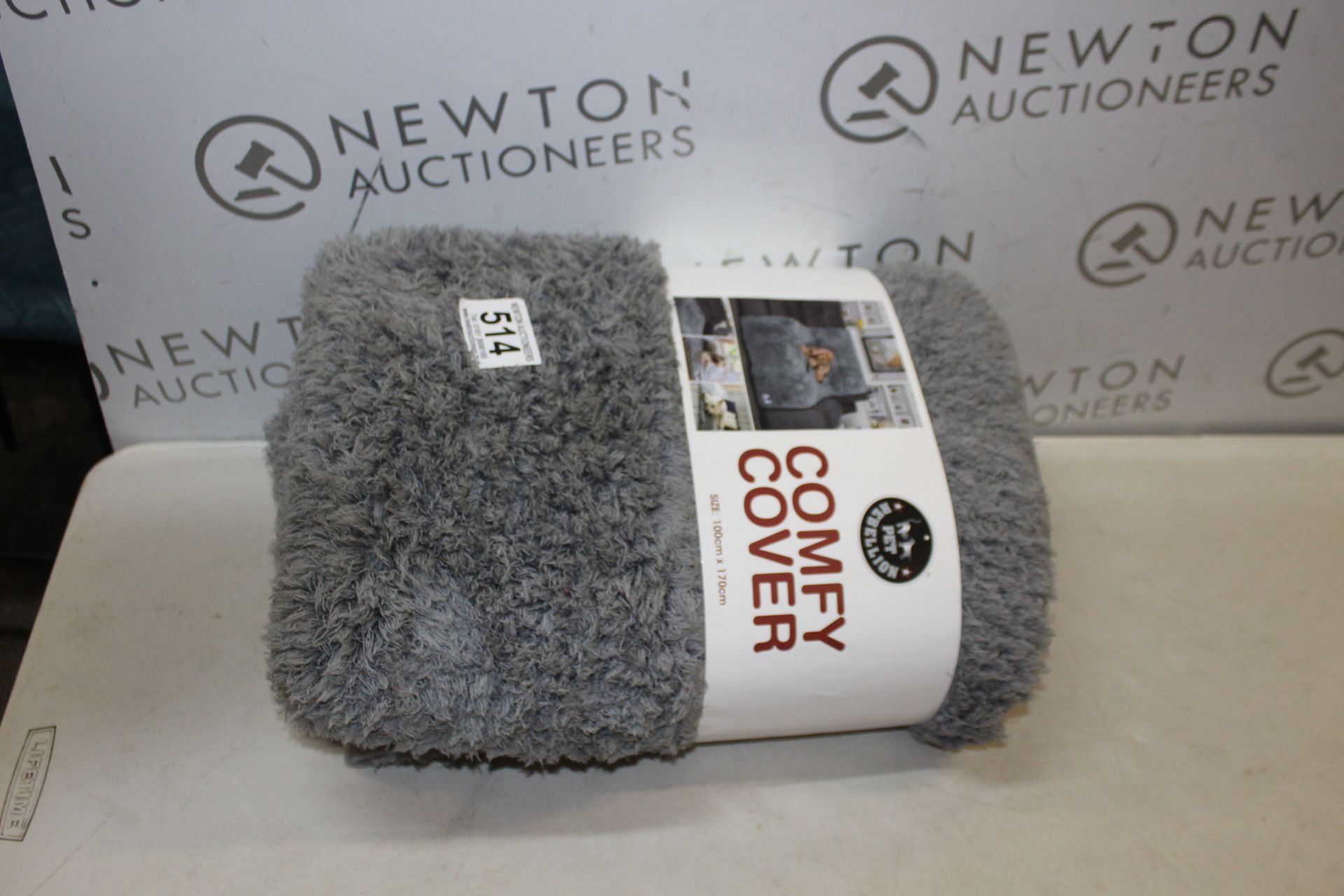 1 PACK OF PET REBELLION COMFY COVER SIZE 100CM BY 170CM RRP Â£39.99