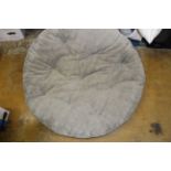 1 LARGE KIRKLAND SIGNATURE DOG BED RRP Â£39